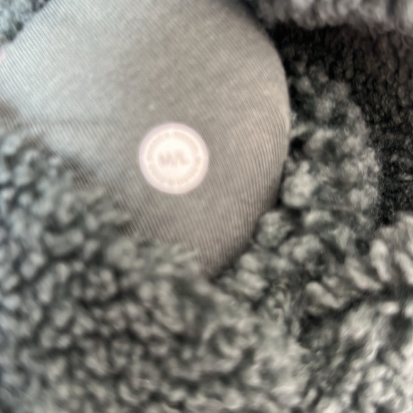 M/L LuLu Scuba Pullover - Picture 3 of 4